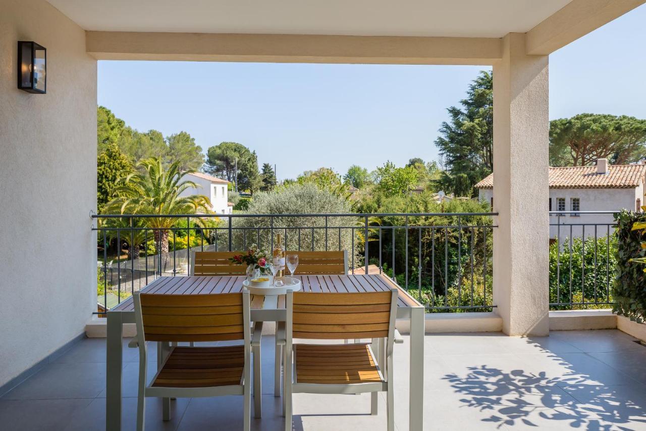Luxurious And Spacious Apartment In The Heart Of The Cote D'Azur Roquefort-les-Pins Zewnętrze zdjęcie
