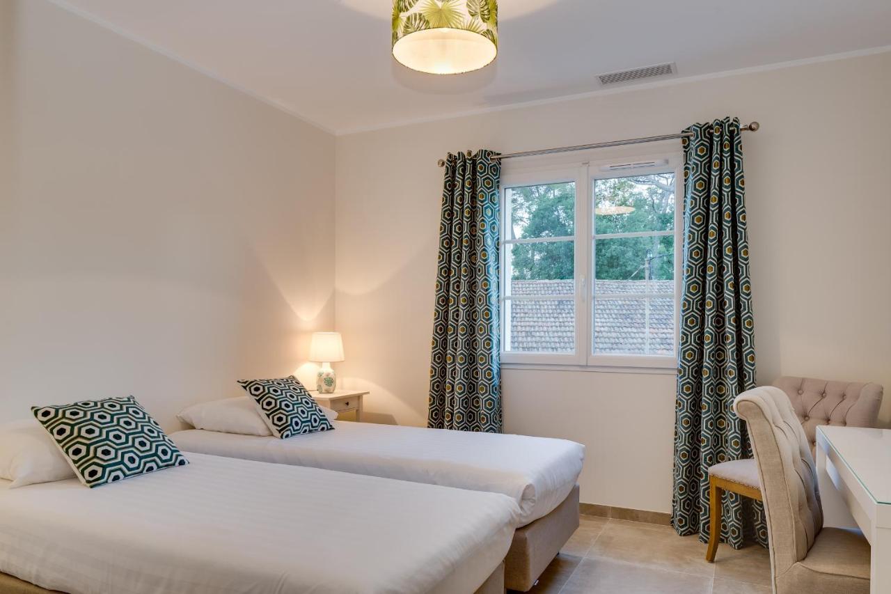 Luxurious And Spacious Apartment In The Heart Of The Cote D'Azur Roquefort-les-Pins Zewnętrze zdjęcie