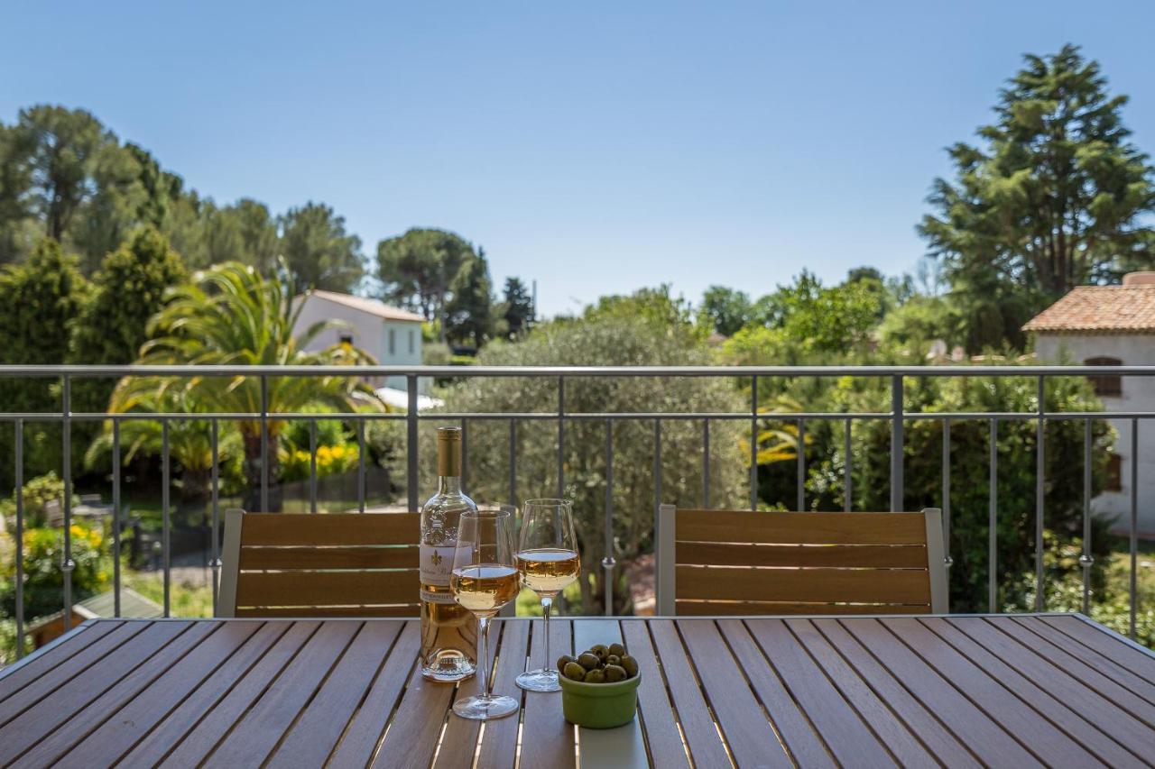 Luxurious And Spacious Apartment In The Heart Of The Cote D'Azur Roquefort-les-Pins Zewnętrze zdjęcie