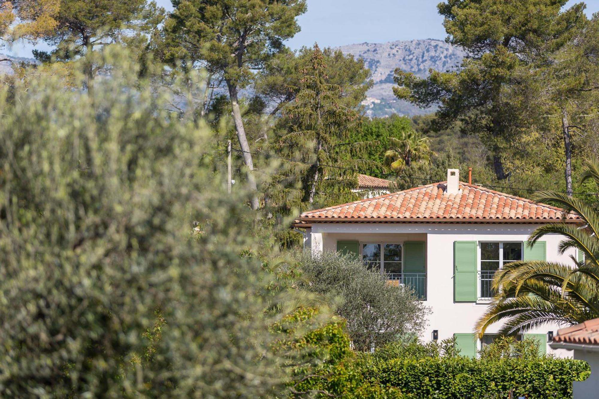 Luxurious And Spacious Apartment In The Heart Of The Cote D'Azur Roquefort-les-Pins Zewnętrze zdjęcie